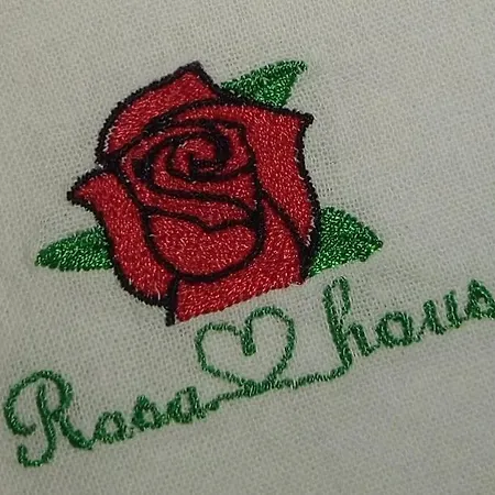 Rosahouse شقة *